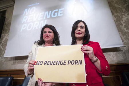 L’appello della mamma di Tiziana Cantone: «I video hard sono ancora online, basta chiacchiere» article-post