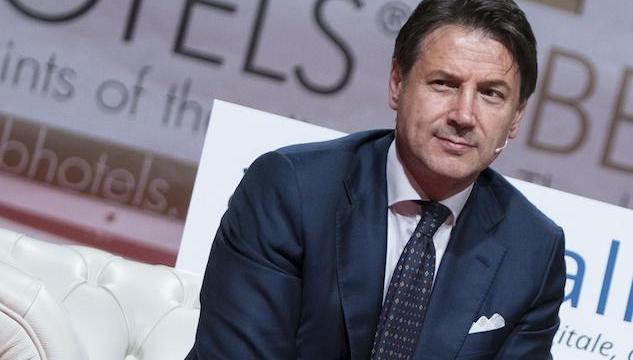 Giuseppe Conte dice che il governo ha trovato i 23 miliardi per sterilizzare l'Iva
