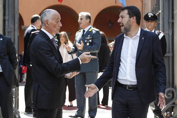 Franco Gabrielli sulle magliette di Salvini delle forze dell’ordine: «Mai sentito offeso, ma gli italiani non sono idioti»