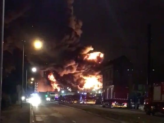 Grave incendio alla fabbrica chimica Lubrizol di Rouen | VIDEO