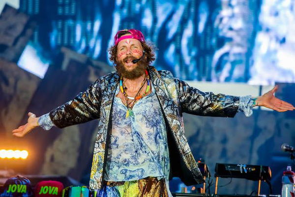 Jovanotti si ribella: «Basta cialtronerie sul mio tour, il mondo dell’attivismo è pieno di veleno»