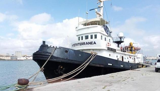 Mare Jonio, i volontari multati dalla Finanza dopo lo sbarco per motivi sanitari