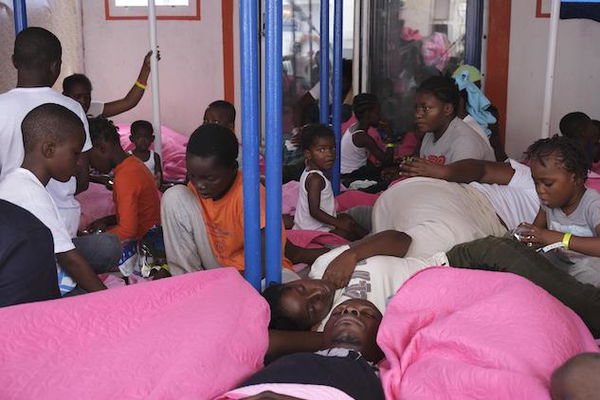 Mare Jonio, alcuni migranti in sciopero della fame: «Siamo pronti a morire»