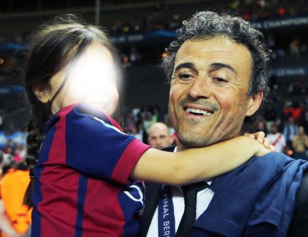 Violato il minuto di silenzio prima di Romania-Spagna in memoria della figlia di Luis Enrique | VIDEO