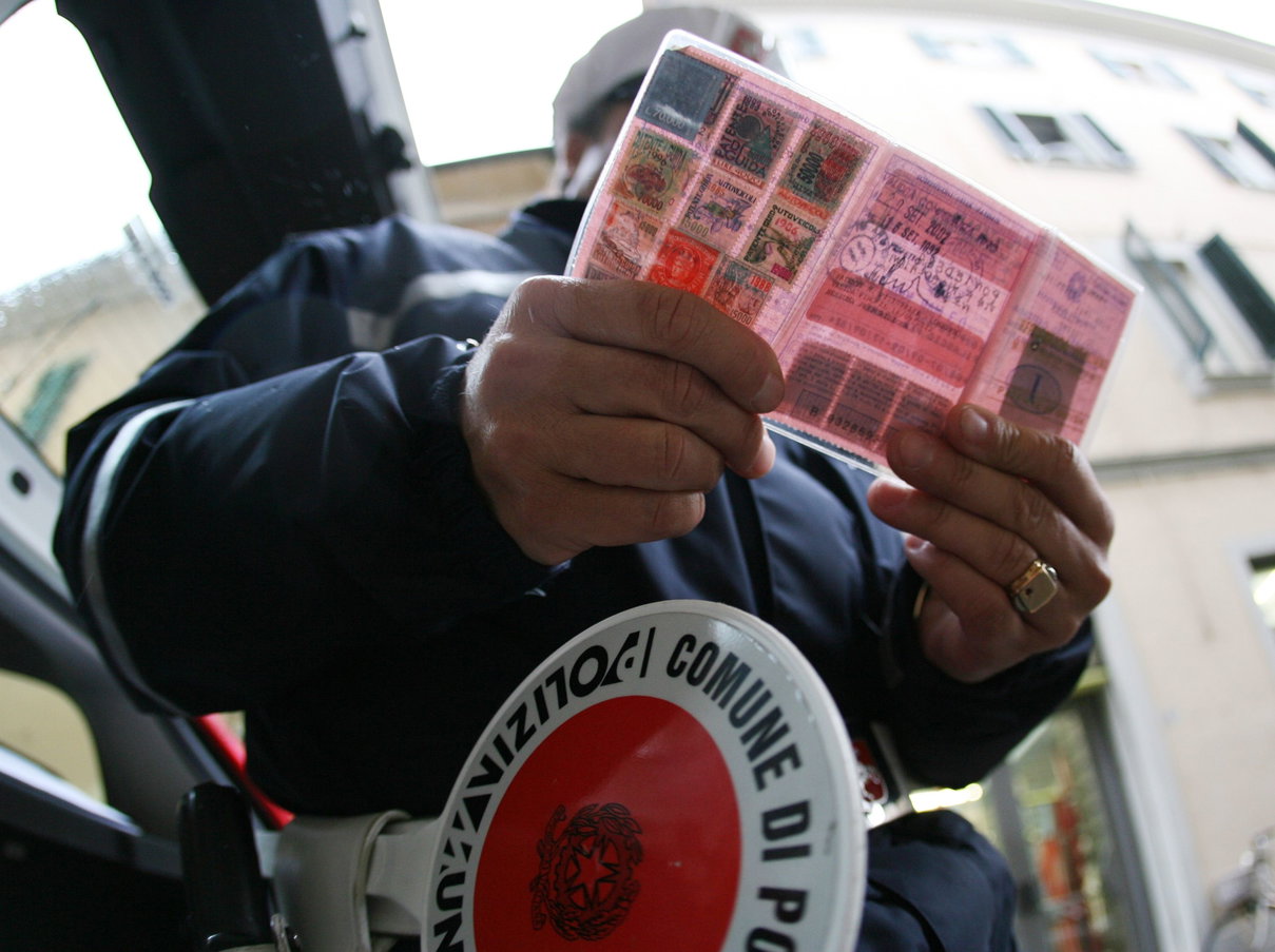 Esami di guida a rischio: domani chiuderanno 3500 autoscuole article-post