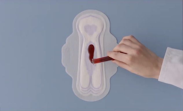 La rivoluzione di Nuvenia che mostra il sangue mestruale rosso e non blu article-post