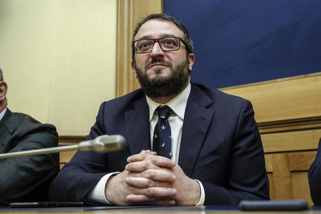 Il sindaco de L’aquila e il no a Saviano e Zerocalcare: «La nostra è città nobile e aristocratica» article-post