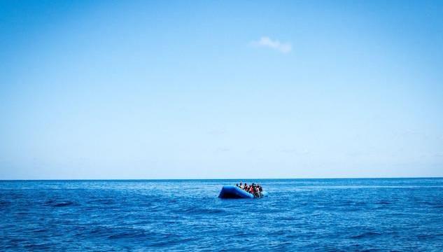 Ufficiali rinviati a giudizio: non soccorsero in tempo i migranti in difficoltà