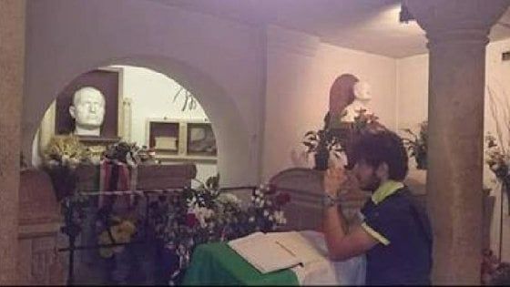 Licenziato il portavoce dell’assessore leghista alla Regione Piemonte che inneggiava al duce