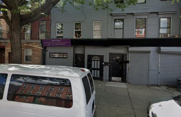 Brooklyn, sparatoria davanti a un night con 4 morti e tre feriti a New York