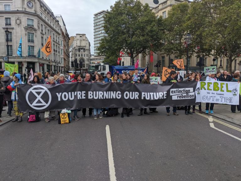 Da Londra a Roma: è cominciata la mobilitazione ecologista permanente