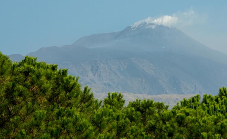 L’Etna torna ad eruttare: chiusa una parte dello spazio aereo