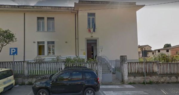 Un uomo si è barricato in una scuola di Foligno