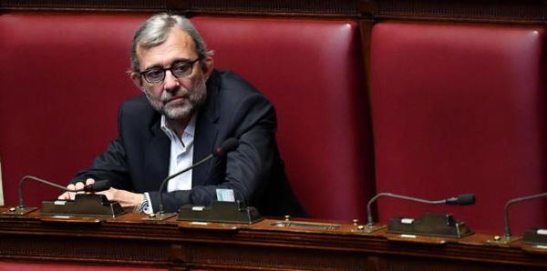 Il futurismo di Giachetti che vota sì al taglio dei parlamentari, ma poi annuncia referendum contro