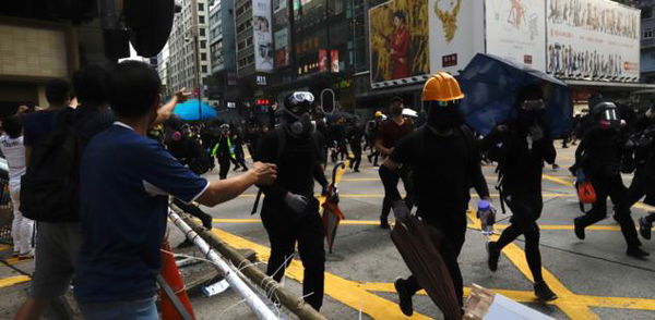 Il governo di Hong Kong ha ritirato formalmente la legge sull’estradizione in Cina. Dopo 5 mesi di proteste