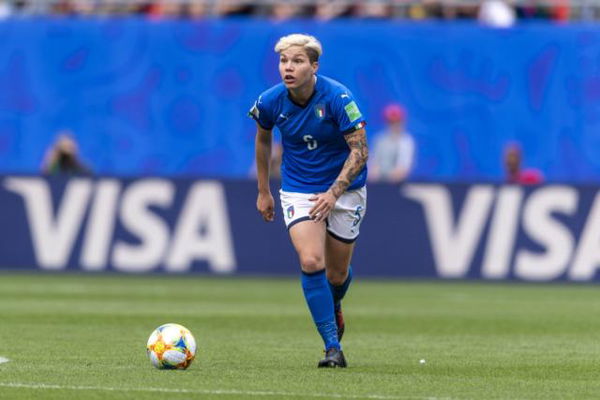 Il coming out di Elena Linari: «Tanti omosessuali anche nel calcio maschile»