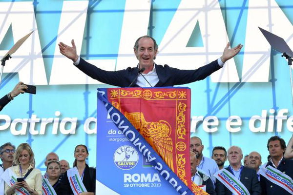 Zaia e la frase sul manganello ai poliziotti: «Io sono un moderato»