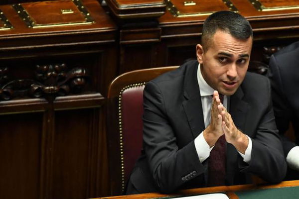 Luigi Di Maio dice che rivedrà anche i contratti in essere per le armi italiane alla Turchia