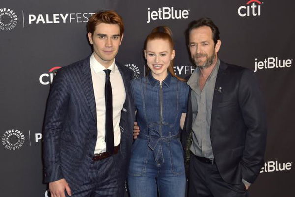 Nella prima puntata di Riverdale, il tributo a Luke Perry: c’è anche la «sua» Brenda