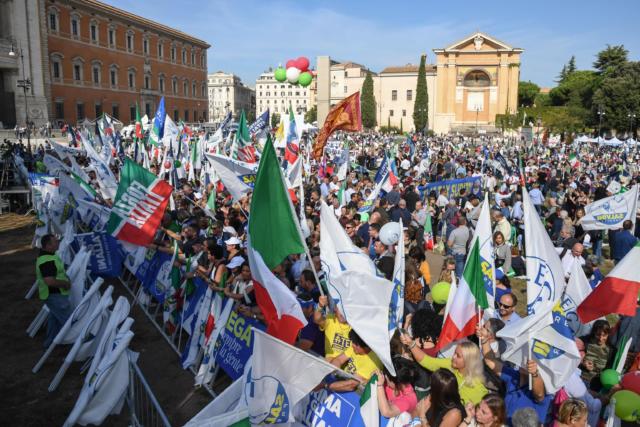Al via a Roma la manifestazione del centrodestra contro il governo Conte article-post
