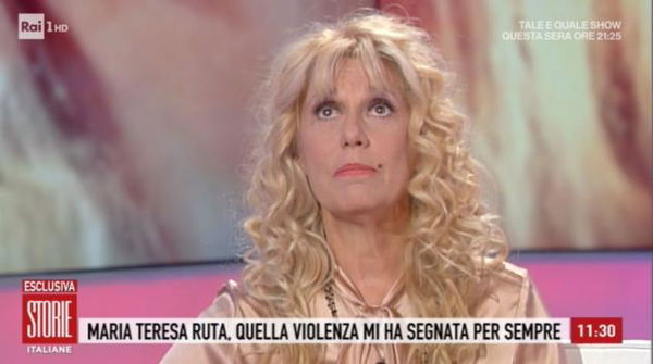 Maria Teresa Ruta racconta le ferite delle violenze subite: «Da 40 anni metto la gonna solo per andare in tv»