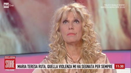 Maria Teresa Ruta racconta le ferite delle violenze subite: «Da 40 anni metto la gonna solo per andare in tv» article-post
