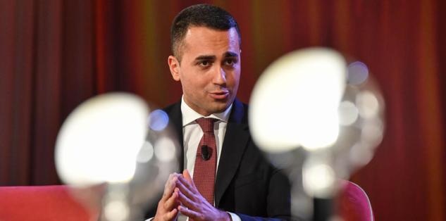 Ricomincia la tarantella su Radio Radicale. Di Maio: «Diamo i soldi ai terremotati» article-post