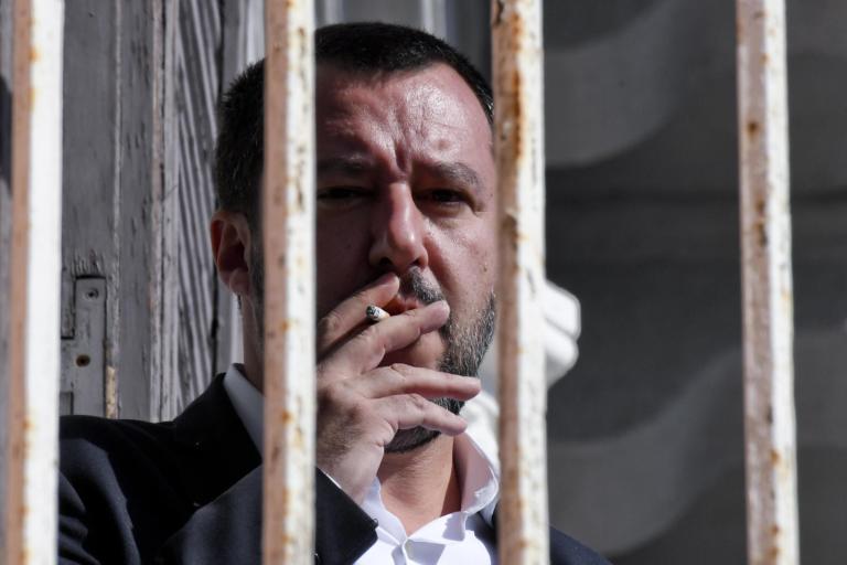 Salvini si ricorda il giorno esatto in cui ha smesso di fumare, ma non cosa ha fatto a Mosca il 17 ottobre 2018
