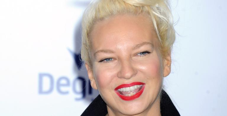 Il dramma di Sia: «Sono malata, devo fermarmi»