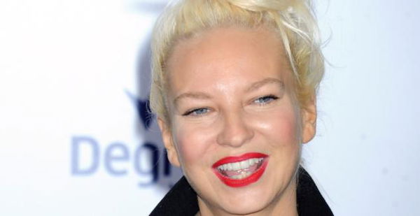 Il dramma di Sia: «Sono malata, devo fermarmi»