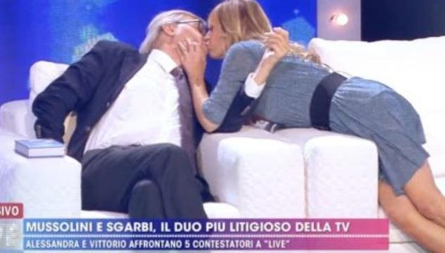 bacio Sgarbi Mussolini