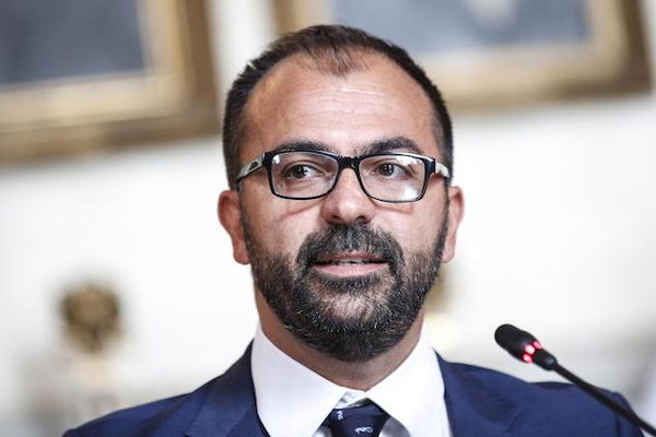 La polemica sulla scuola frequentata dal figlio di Lorenzo Fioramonti