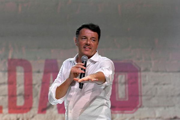 Renzi vuole essere come Macron e prendere voti a «destra e sinistra»