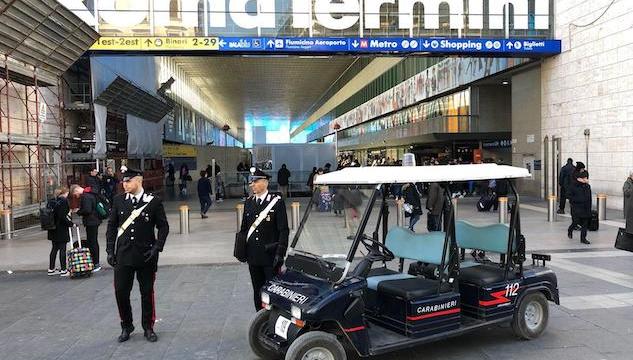 Roma, uomo accoltellato alla Stazione Termini: è in condizioni gravissime