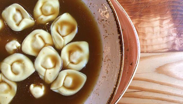 La battaglia contro il tortellino "dell'accoglienza"