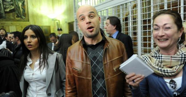 La strana indagine su Azouz Marzouk: calunniò Olindo Romano e Rosa Bazzi accusandoli di auto-calunnia