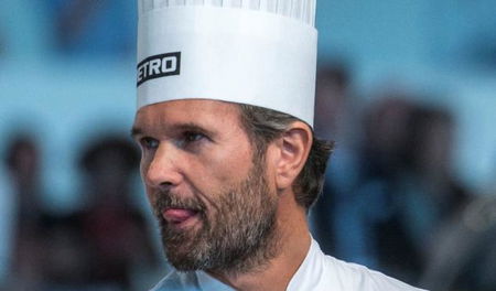 La frittata bruciata di Carlo Cracco: «Gli chef del Nord hanno più creatività di quelli del Sud» article-post