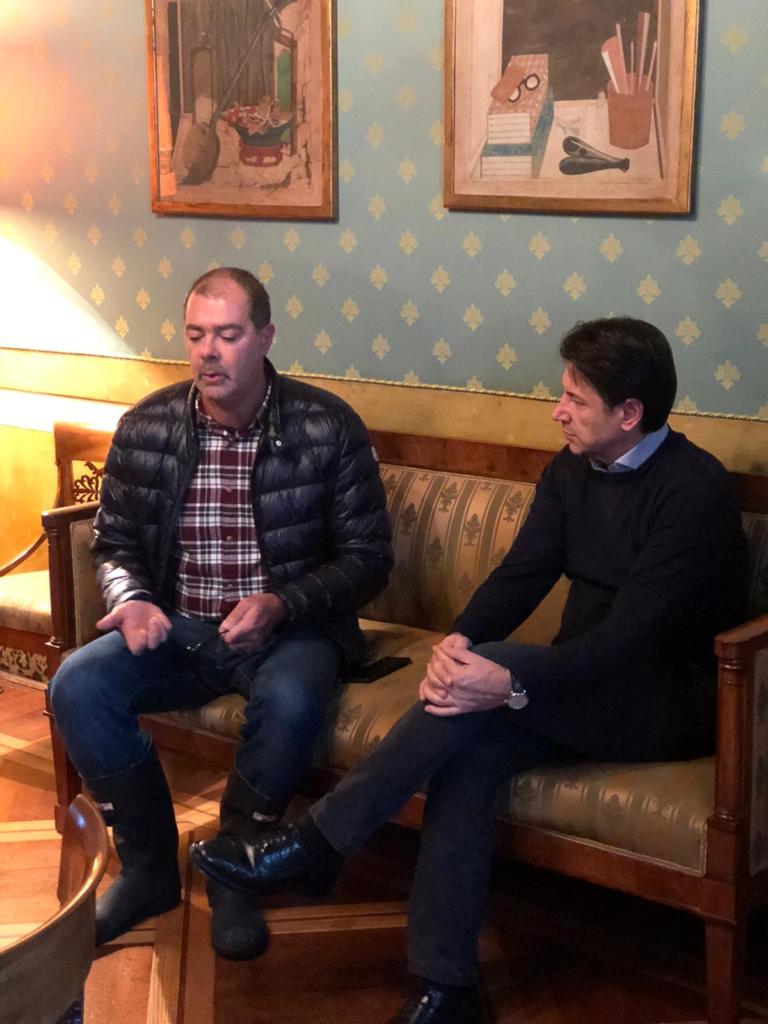 Conte con edicolante