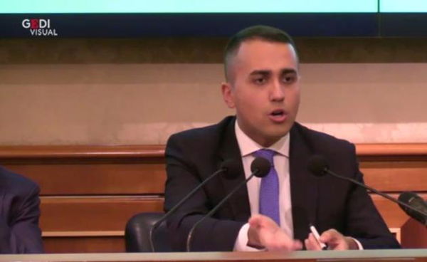 Anche Di Maio si confonde sul quesito di Rousseau
