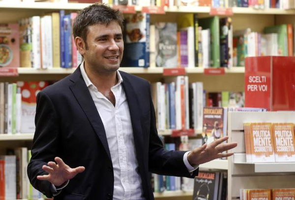 Alessandro Di Battista rischia di finire sotto processo per aver diffamato Luigi Genovese