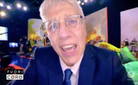 Mario Giordano sbeffeggia Greta: «Può tornare con una fionda, sfruttando le sue emissioni corporee» article-post