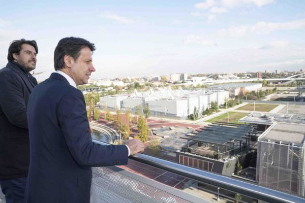 Ilva, Giuseppe Conte continua a dire che lo scudo penale non è previsto dal contratto