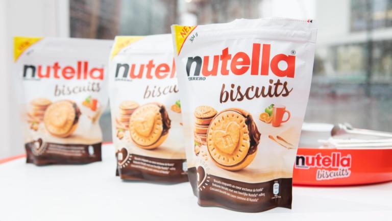 Il NYTimes dice che quella tra Nutella Biscuits e Biscocrema Pan di Stelle è la «guerra civile dei biscotti»