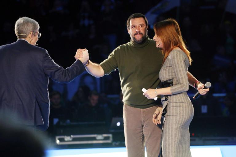 La magia di Salvini e Borgonzoni: «Gli ospedali aperti anche di notte, come in Veneto»