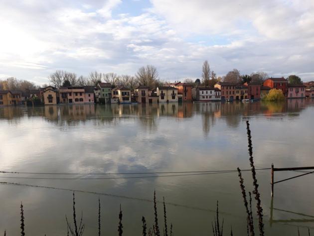 Il Ticino esonda a Pavia: un quartiere sott’acqua article-post