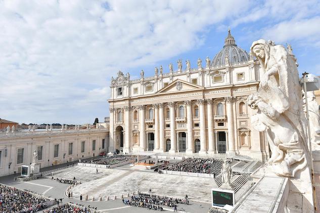 Il Vaticano ha ammesso di essere stato sopraffatto dalle denunce di abusi da parte del clero article-post