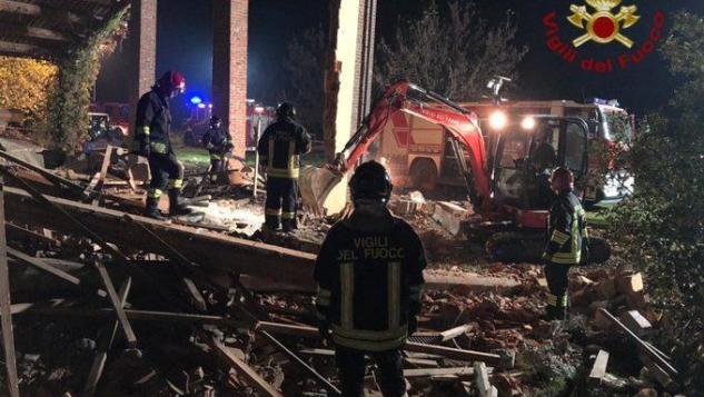 Esplode una cascina in provincia di Alessandria: morti due vigili del fuoco