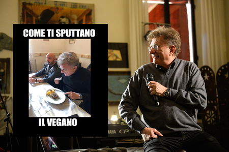 No, Red Ronnie non ha mangiato un hamburger article-post