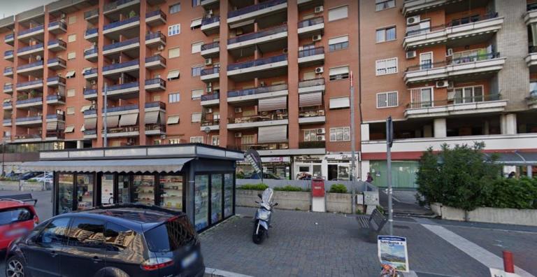 Nuova sparatoria a Roma. Una rapina in un bar di Cinecittà finisce nel sangue