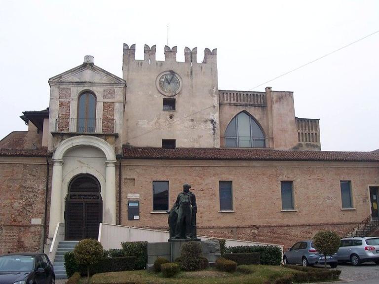 Assessore della Lega a Orzinuovi partecipa a un indovinello su una foca: «È un neg*er»